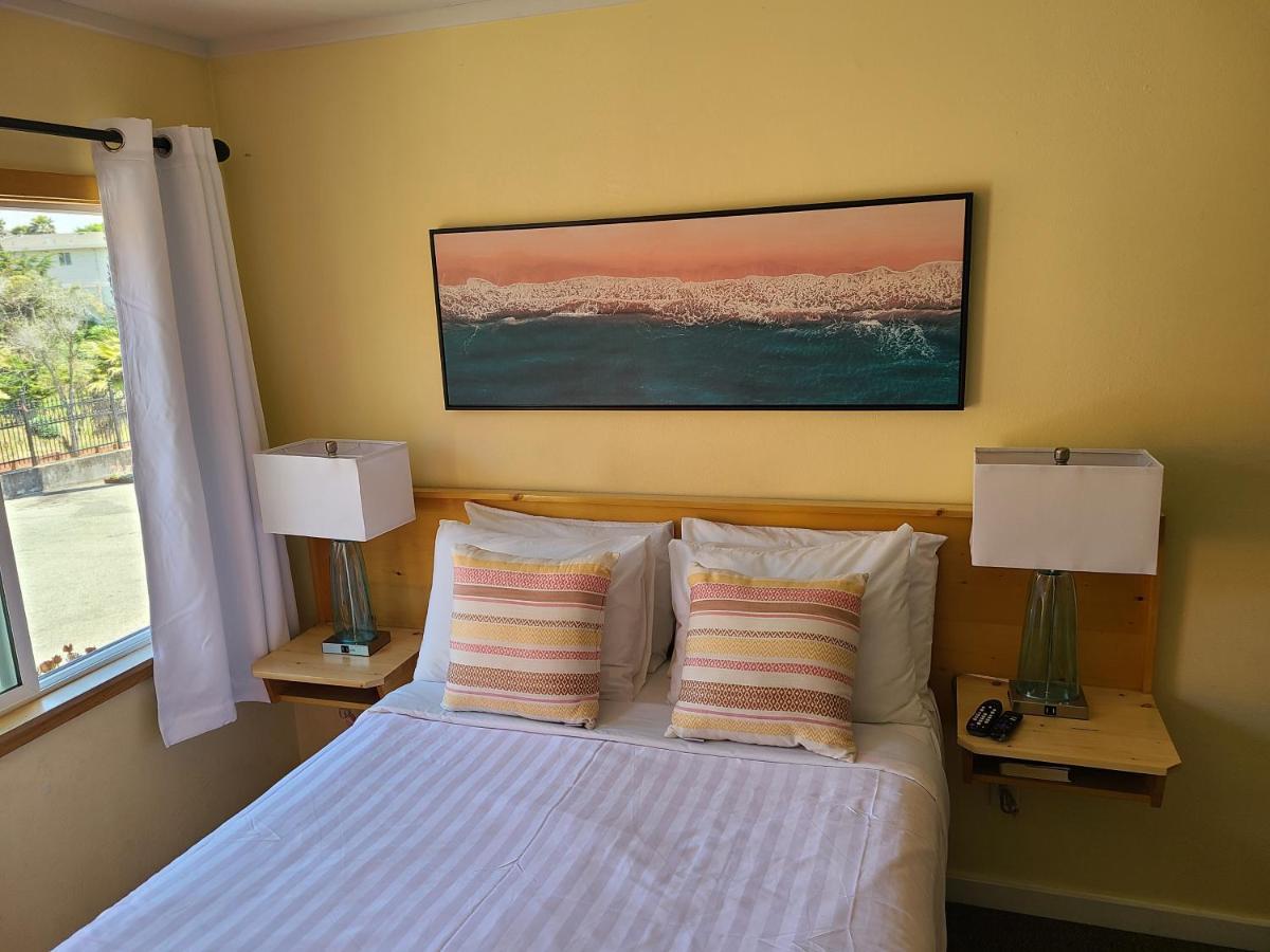 Sunny Cove Motel キャピトラ エクステリア 写真